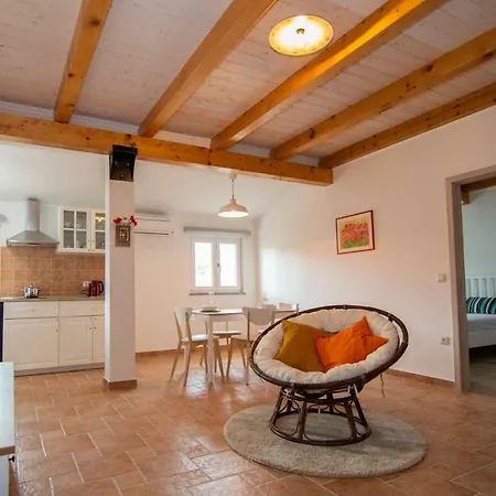Mama Apartman Rovinjsko Selo